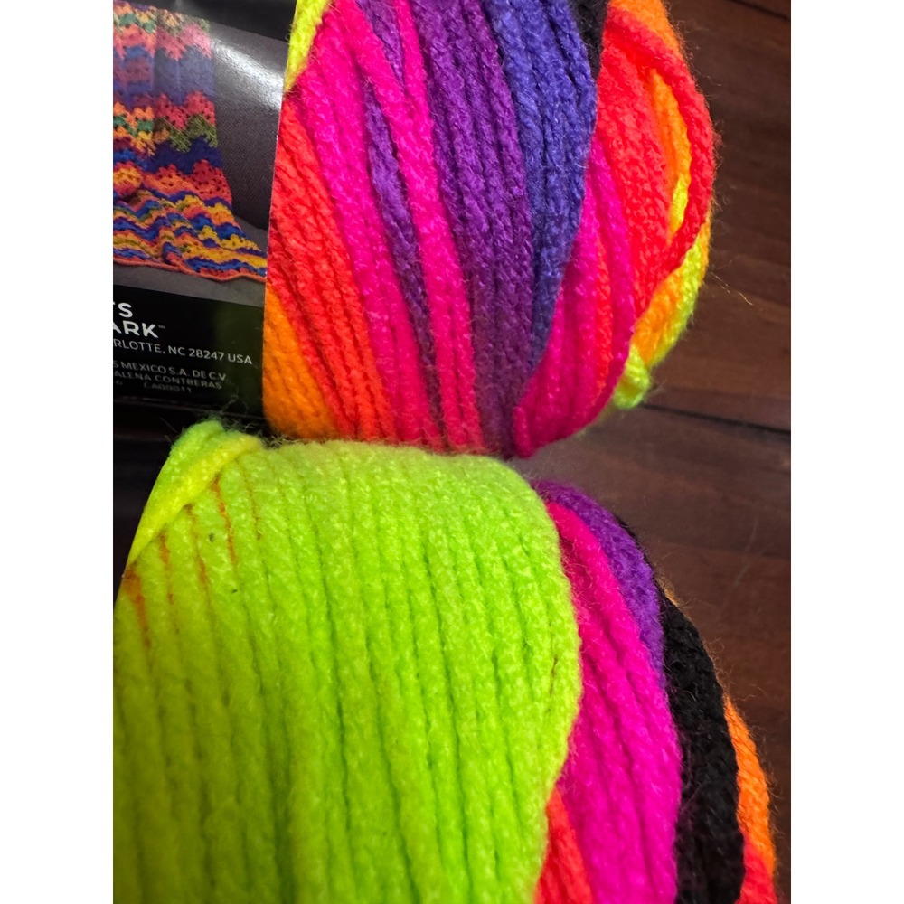 Red Heart Super Saver Stripes Yarn Bright Stripe 4970 Neon Rainbow 2 Skeins Lot - Picture 4 of 5